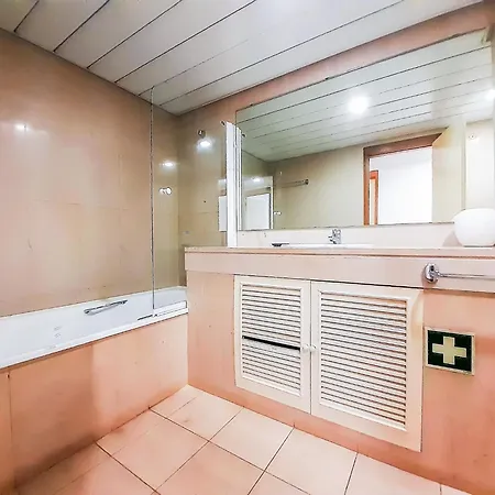 L9 Incrível E Espaçoso De Dois Quartos Apartamento *