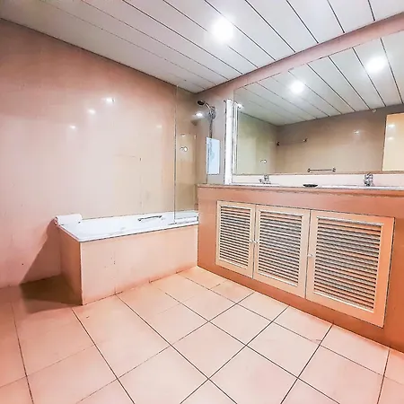 Апартаменты Por Do Sol Dourado T2 Hsr Vilamarina